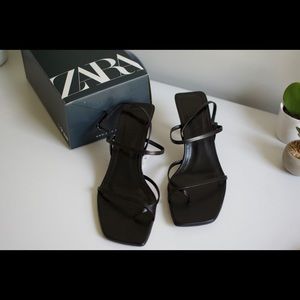 Zara Strappy Sandal in Black Size 9